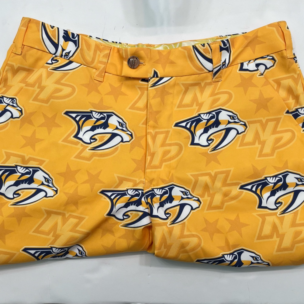 LoudMouth Golf Shorts 11" Size 32 NHL Nashville Predators Yellow WrinkleFree